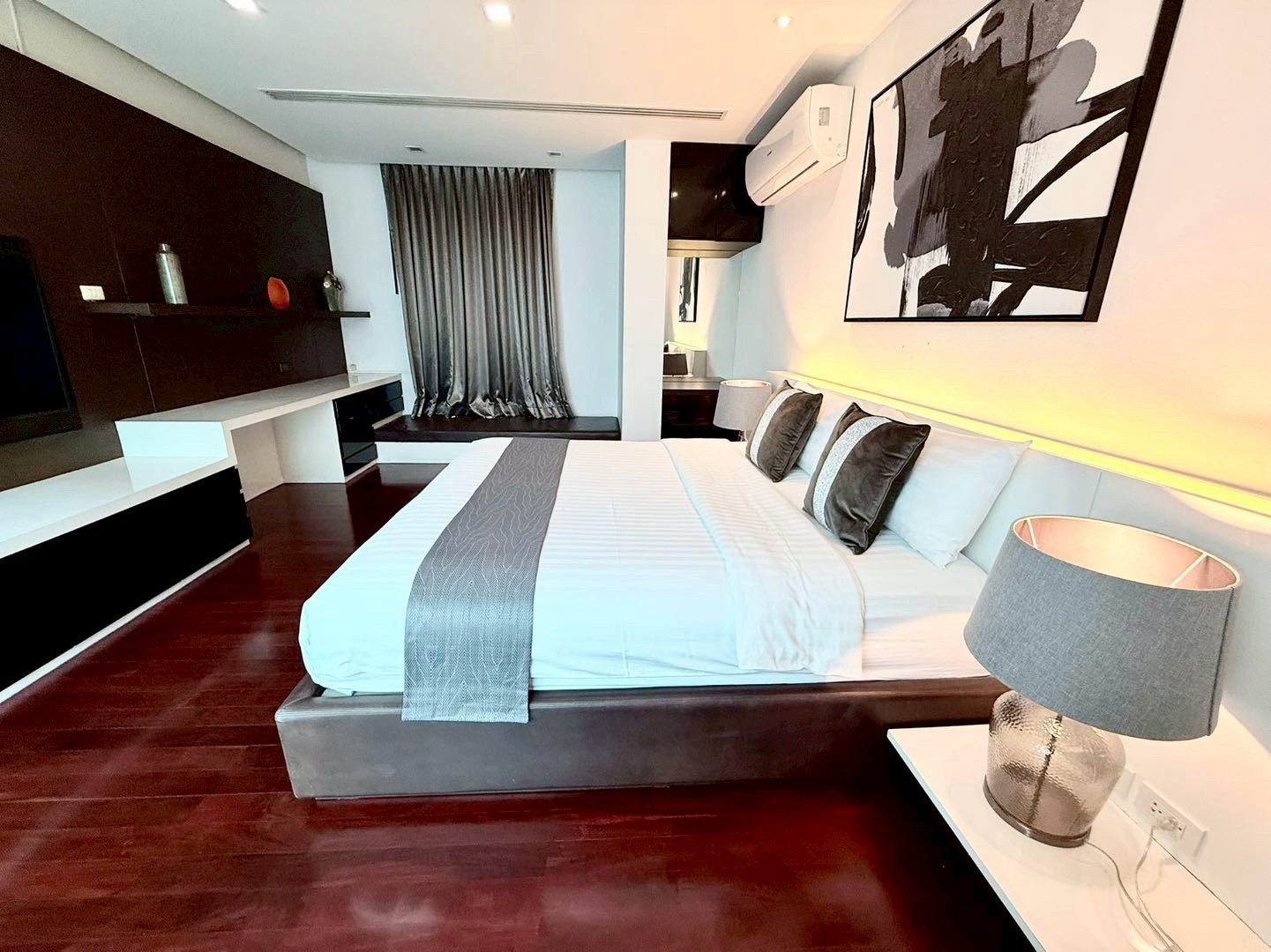 Project Name: Ekkamai Private Pool Villa - 14