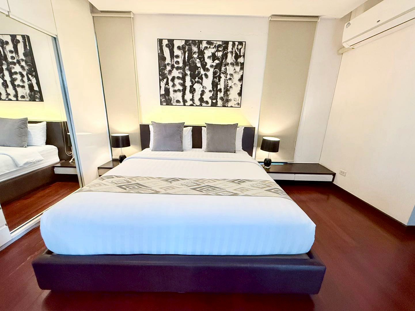 Project Name: Ekkamai Private Pool Villa - 15