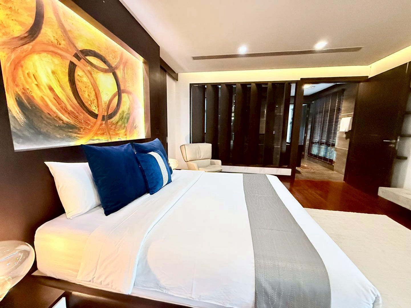 Project Name: Ekkamai Private Pool Villa - 16