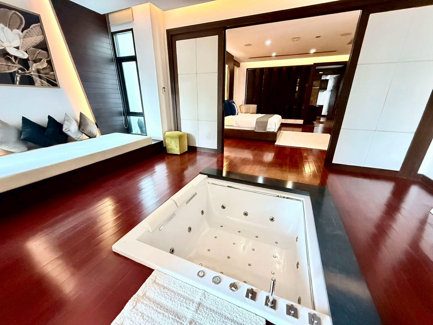 Project Name: Ekkamai Private Pool Villa - 17