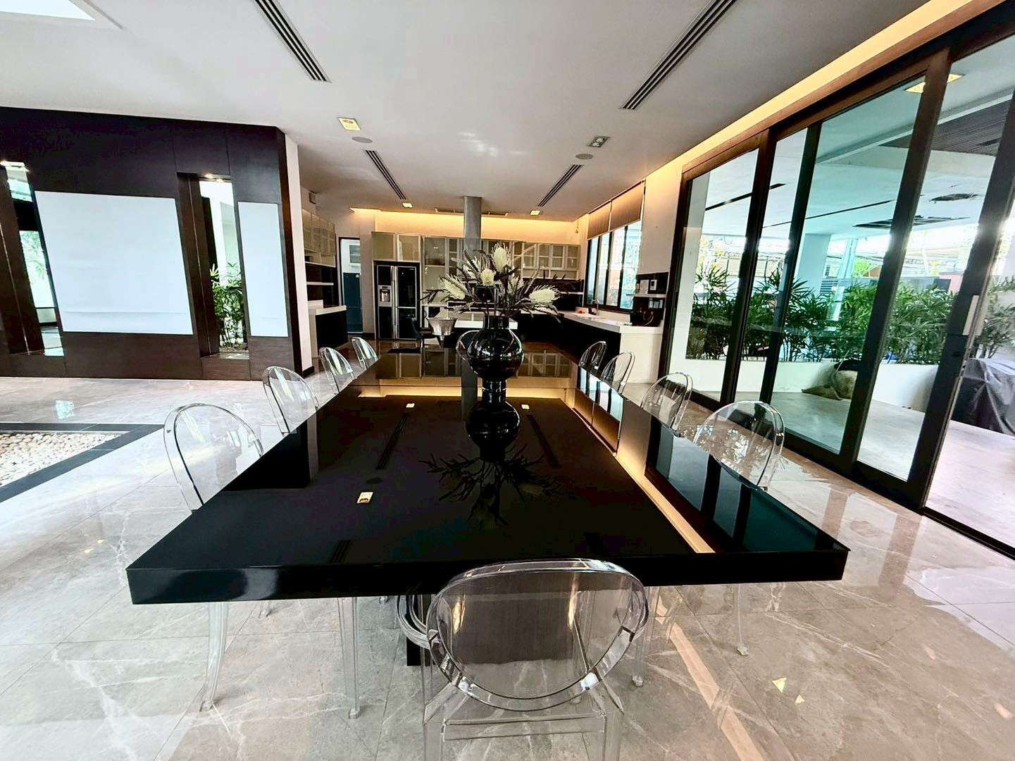 Project Name: Ekkamai Private Pool Villa - 10
