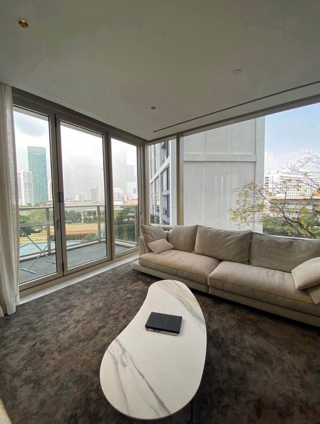 ��� FOUR SEASONS PRIVATE RESIDENCES - image 3